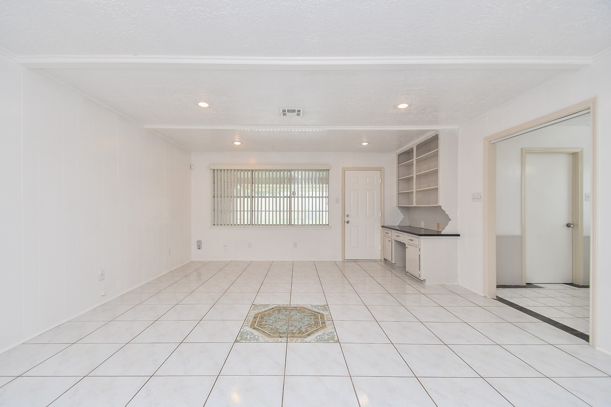 7714 Eichler Drive Property Photo 8
