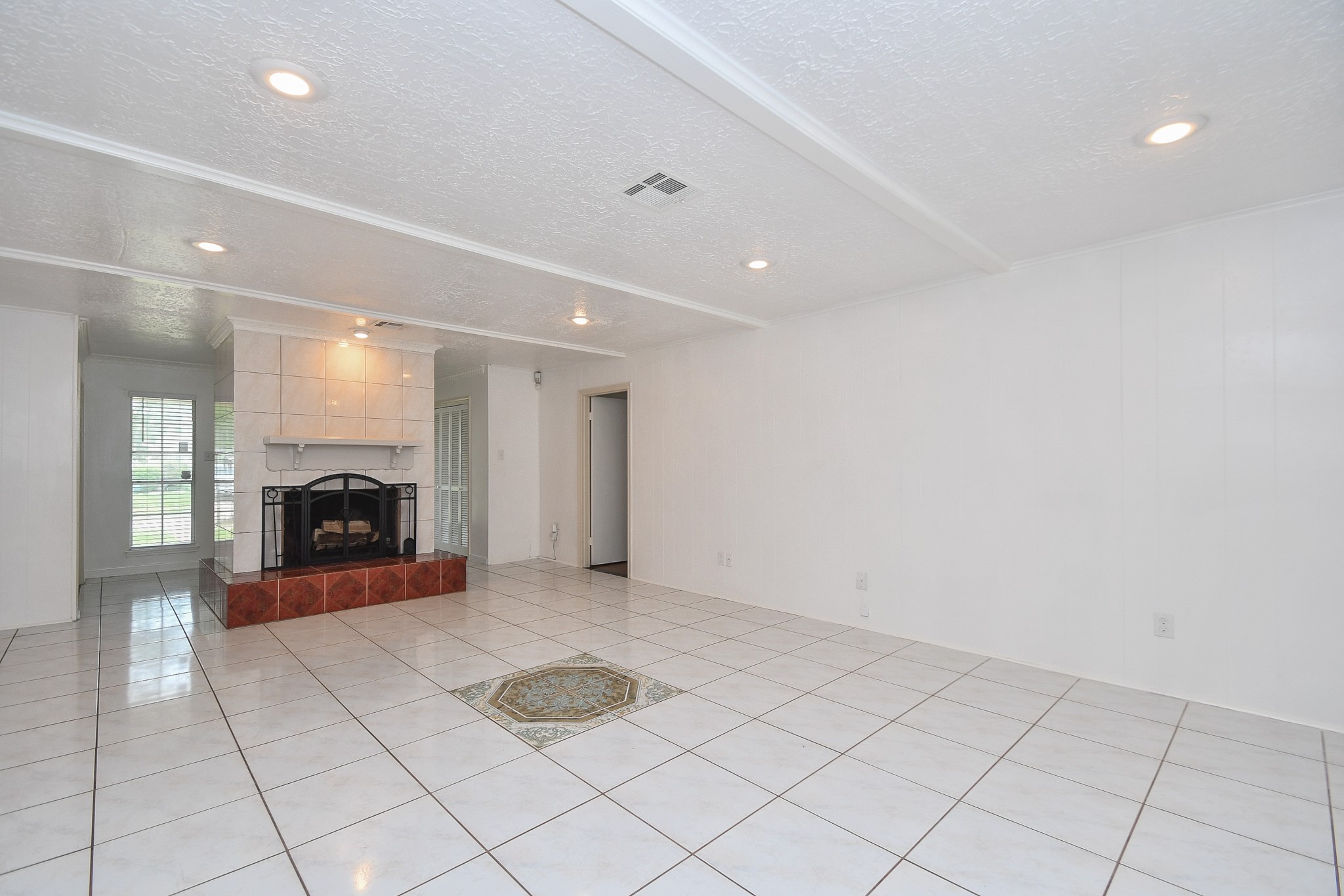 7714 Eichler Drive Property Photo 9