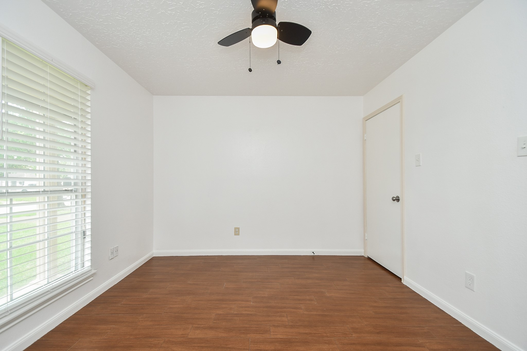 7714 Eichler Drive Property Photo 25