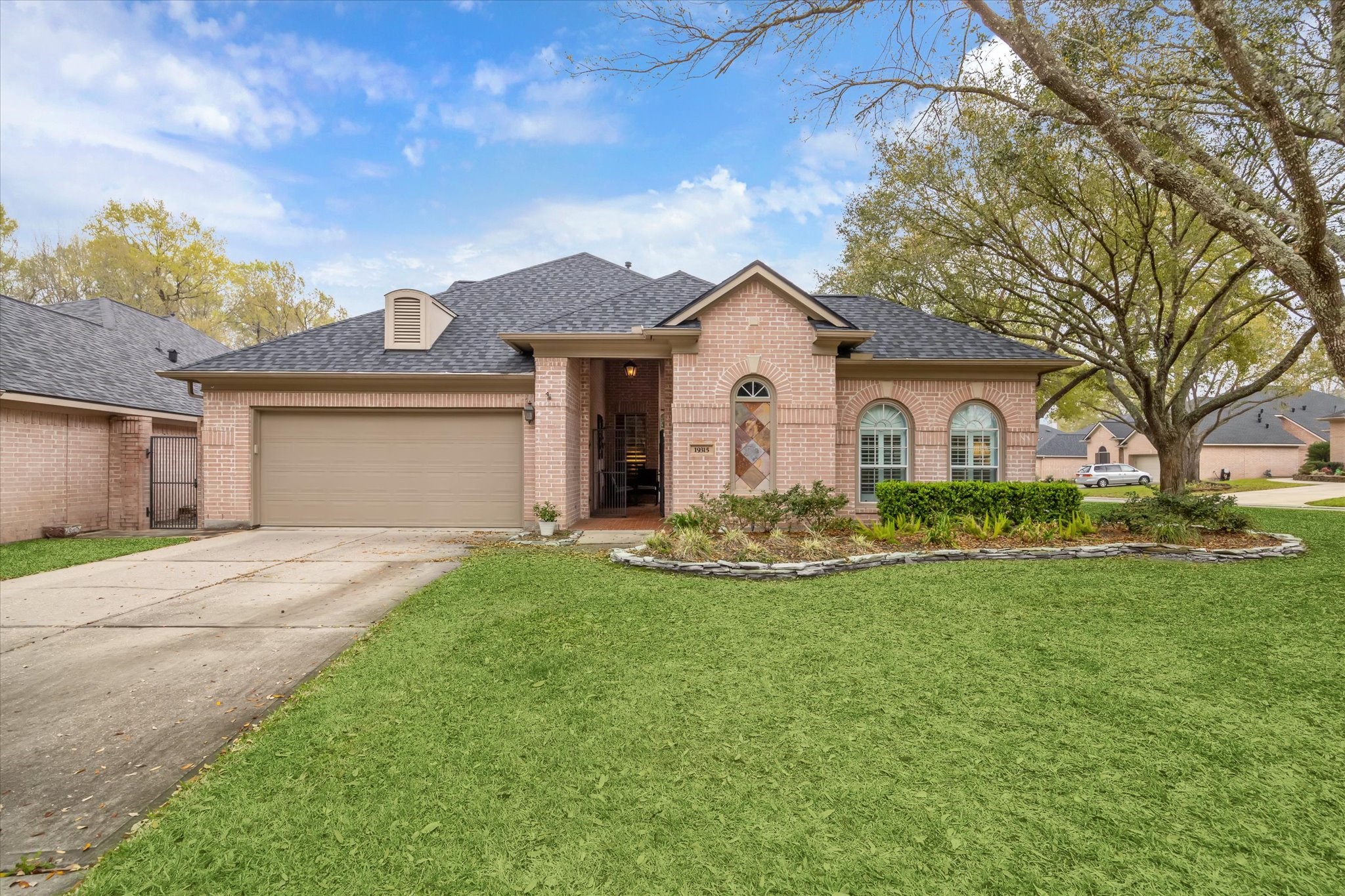 Creekwood Middle School Real Estate Listings Main Image
