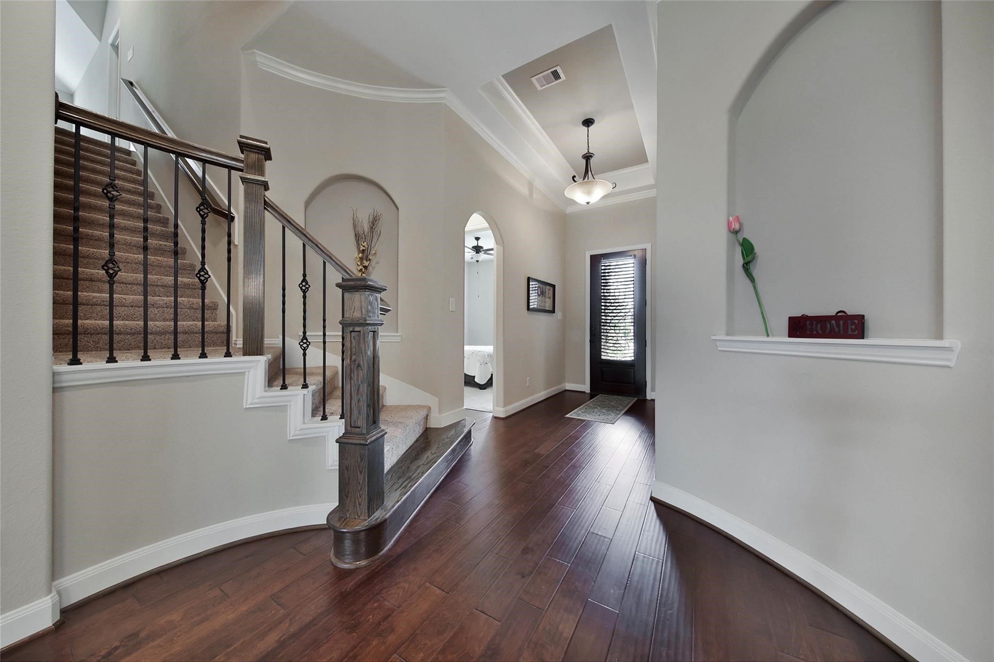 2718 Carriage Hollow Lane Property Photo 2