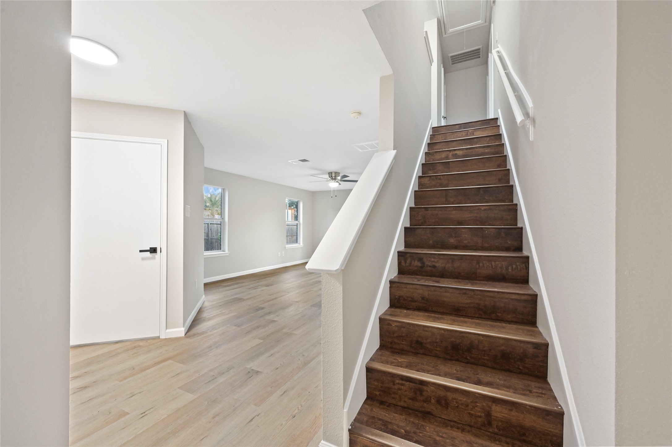 6307 Spruce Manor Property Photo 4