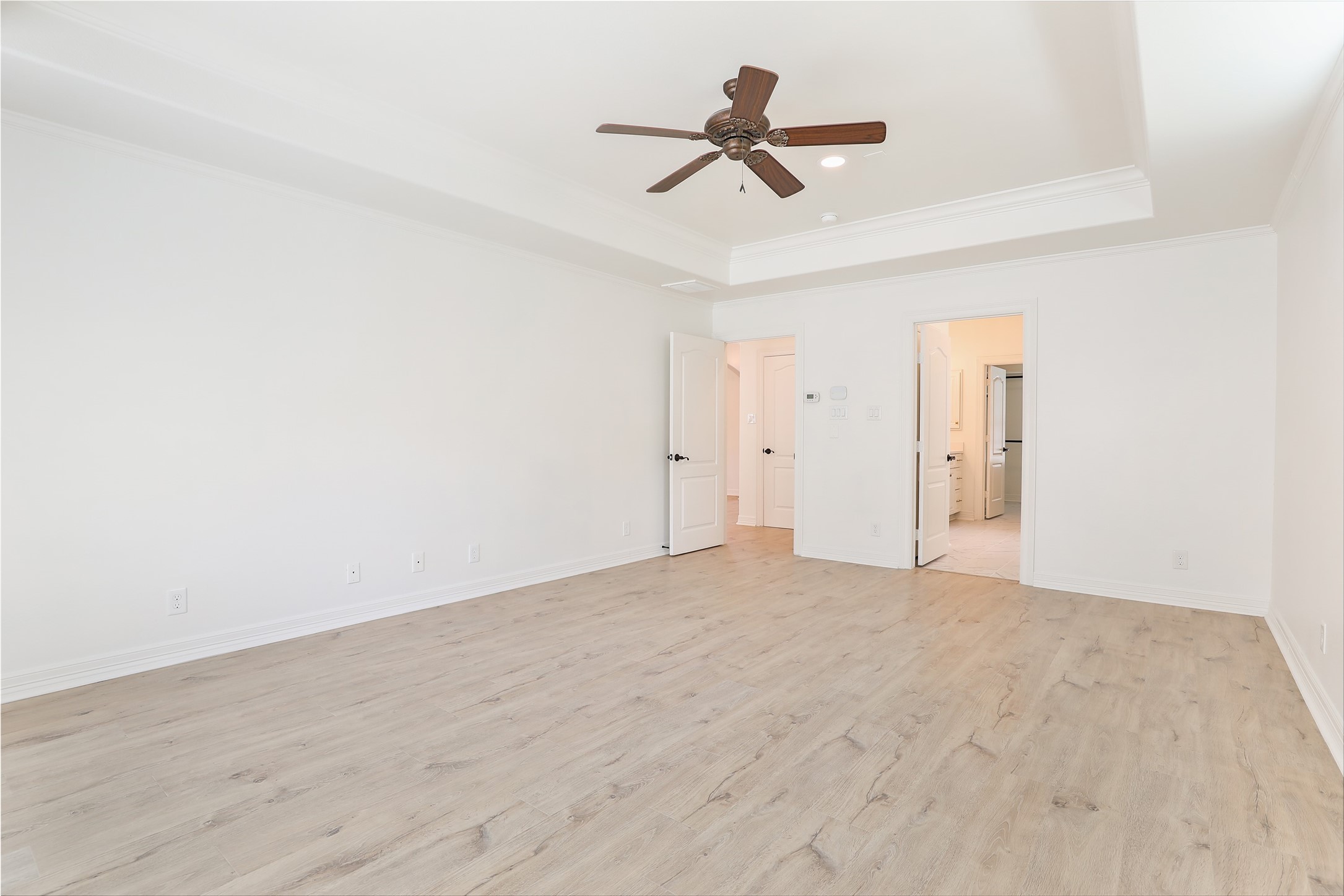979 W 43rd Street Property Photo 19