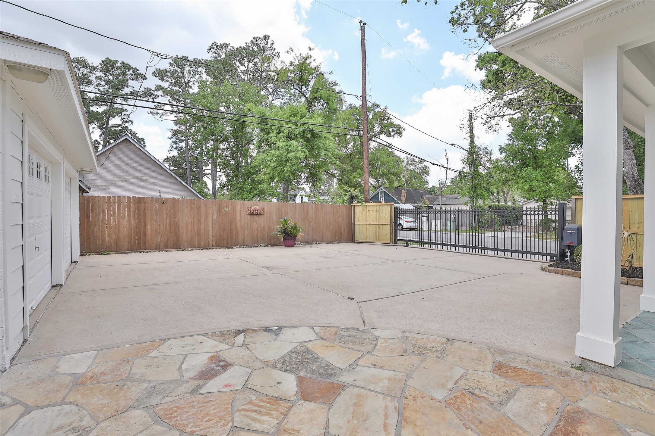 979 W 43rd Street Property Photo 41