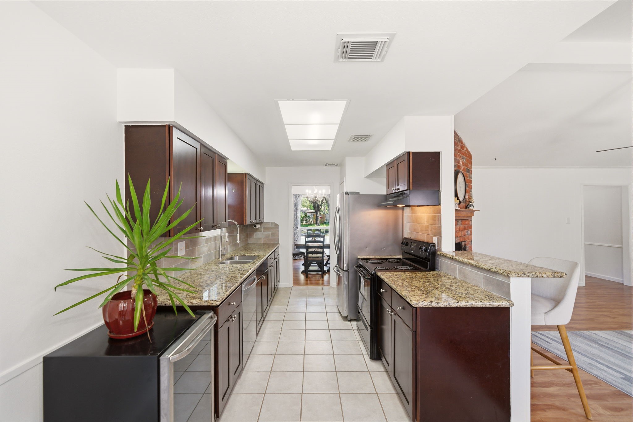 9231 Tooley Drive Property Photo 3