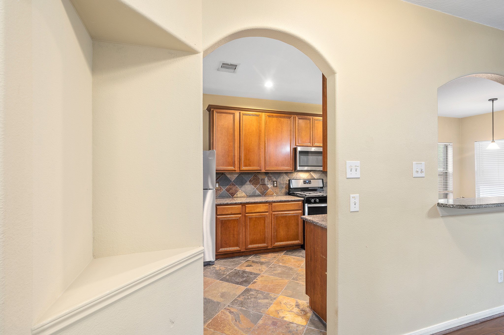 10003 Lynette Falls Drive Property Photo 9