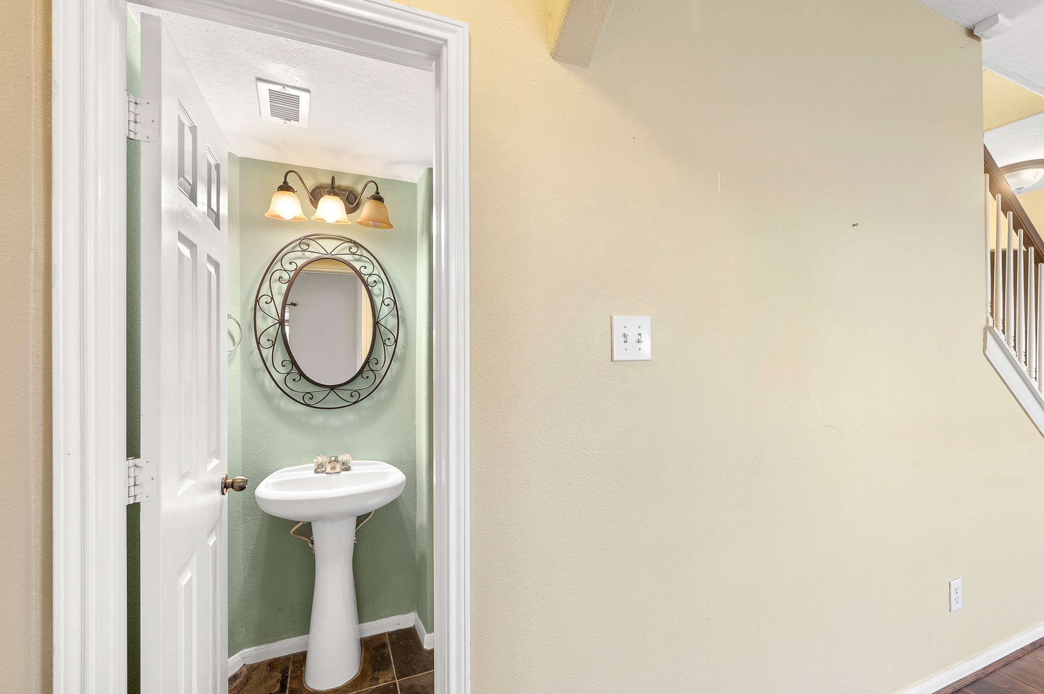 10003 Lynette Falls Drive Property Photo 20