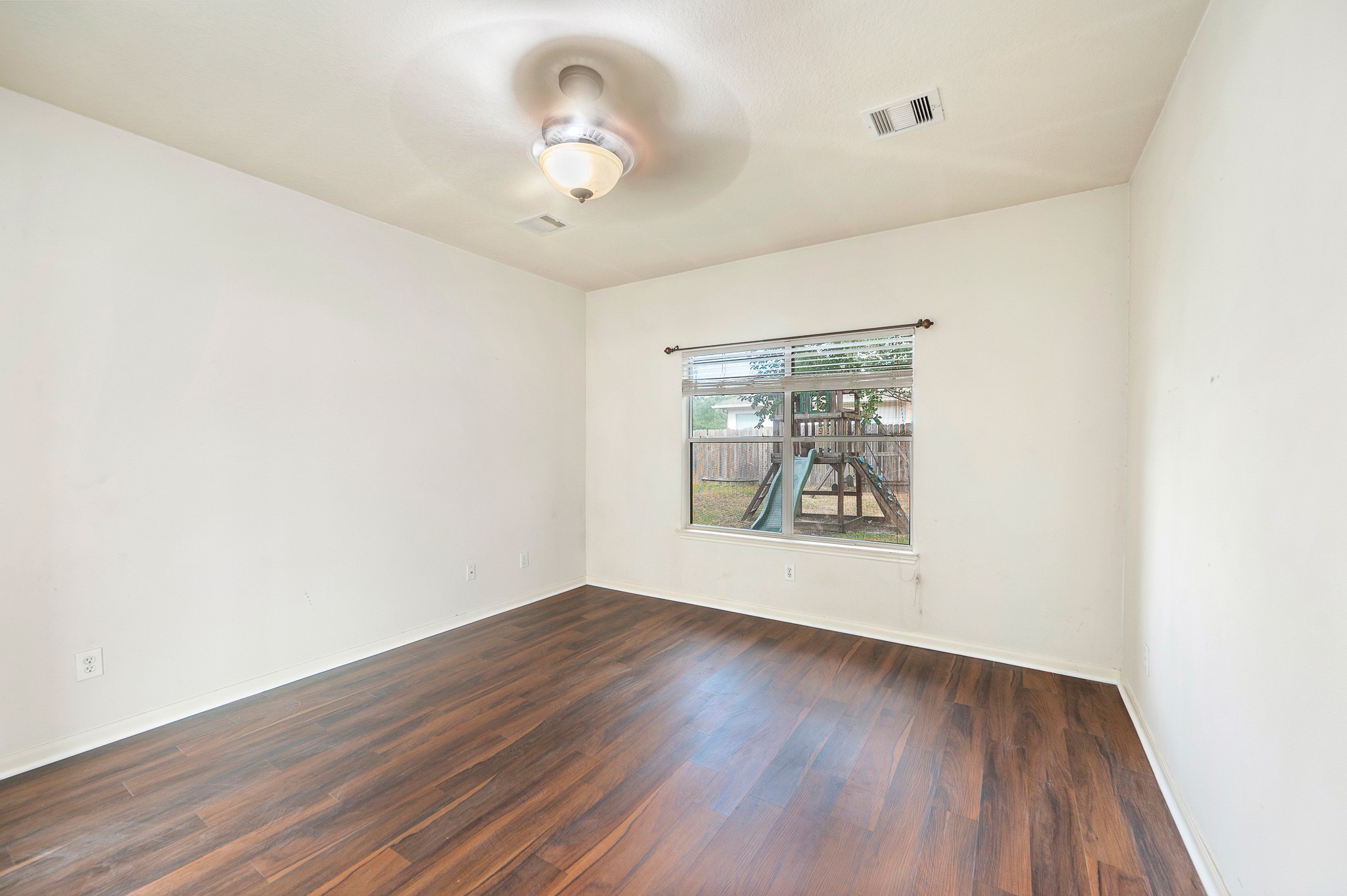 10003 Lynette Falls Drive Property Photo 22