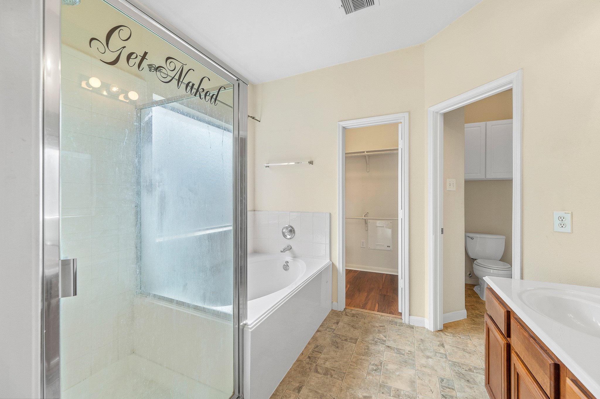 10003 Lynette Falls Drive Property Photo 23
