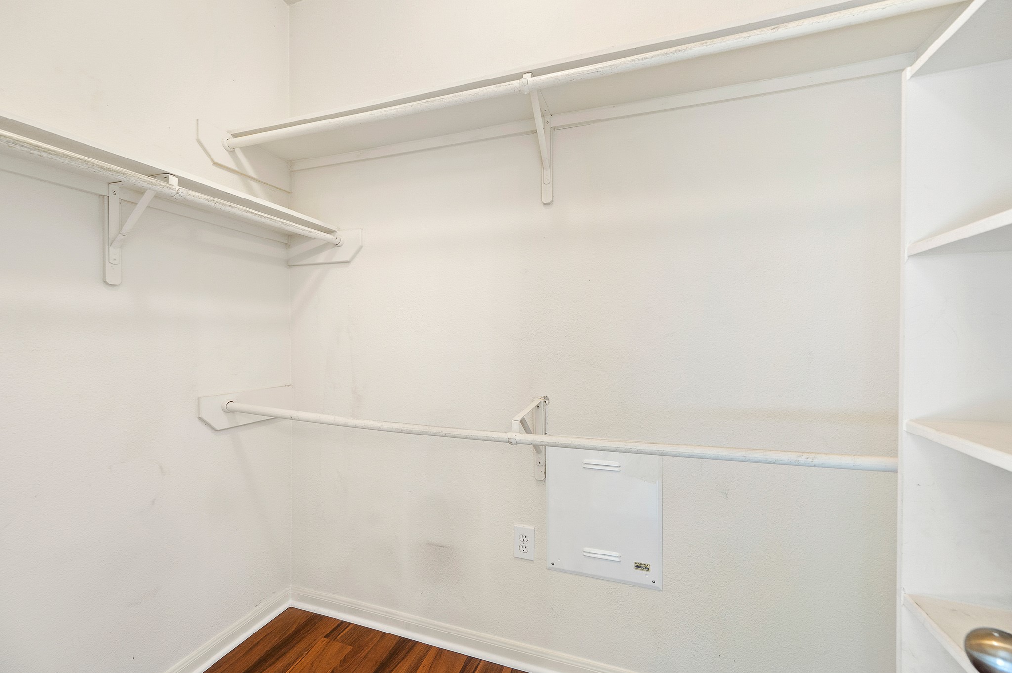 10003 Lynette Falls Drive Property Photo 24