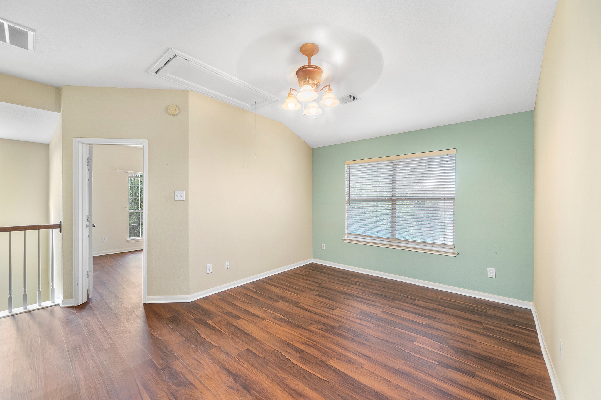 10003 Lynette Falls Drive Property Photo 29