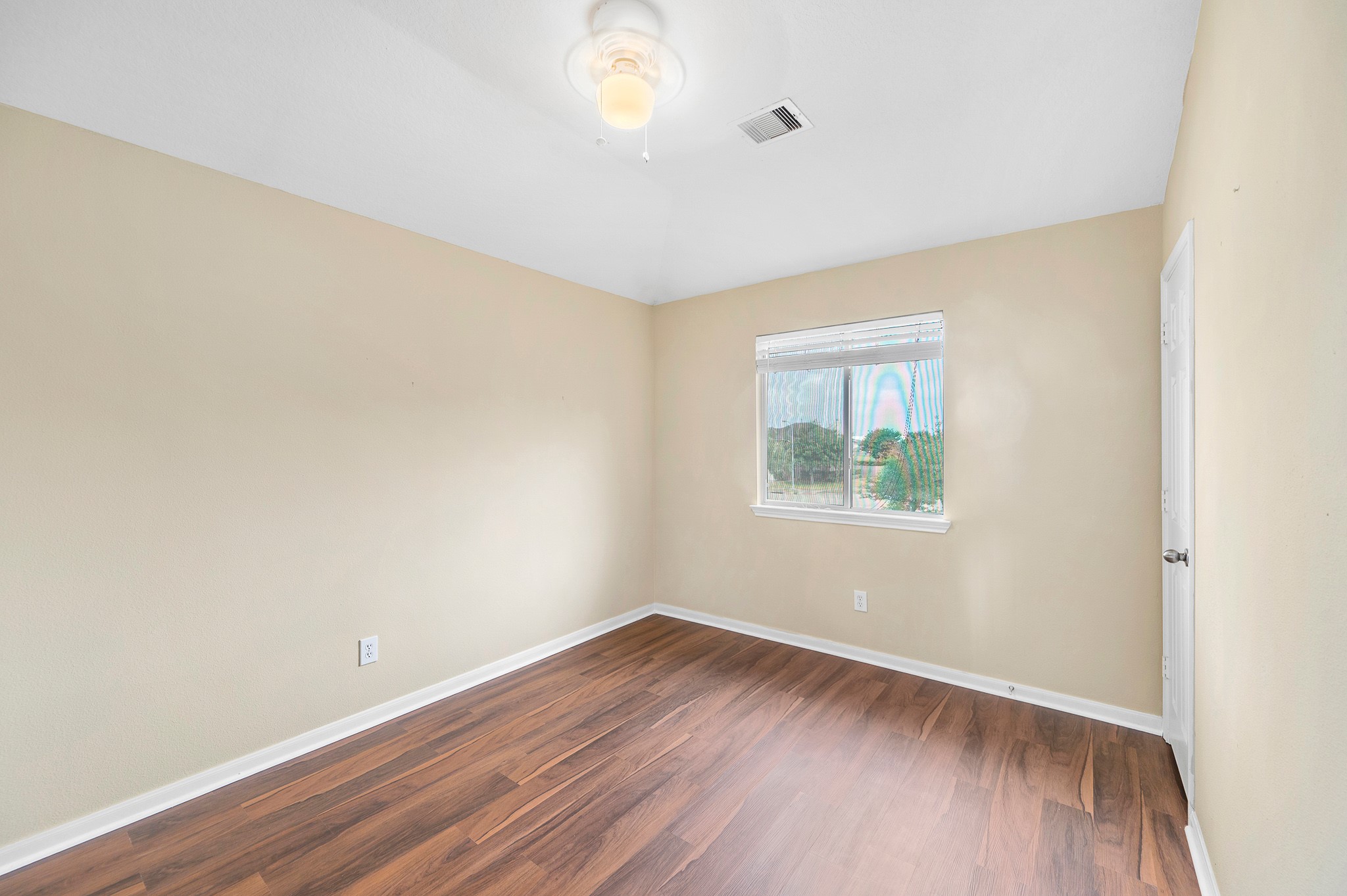 10003 Lynette Falls Drive Property Photo 34