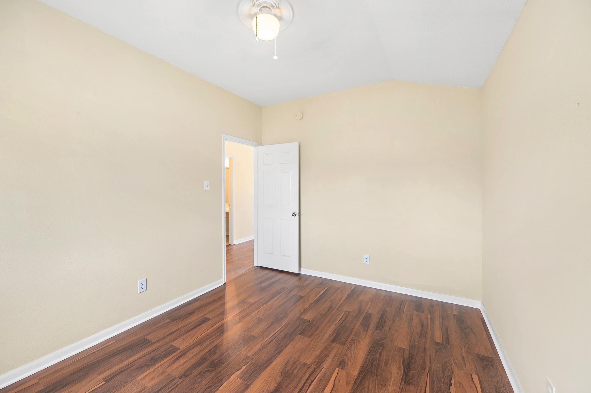 10003 Lynette Falls Drive Property Photo 35