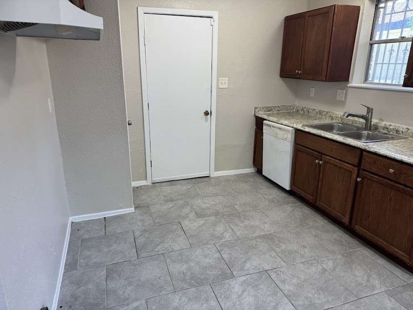 4931 E Ridge Creek Drive Property Photo 4