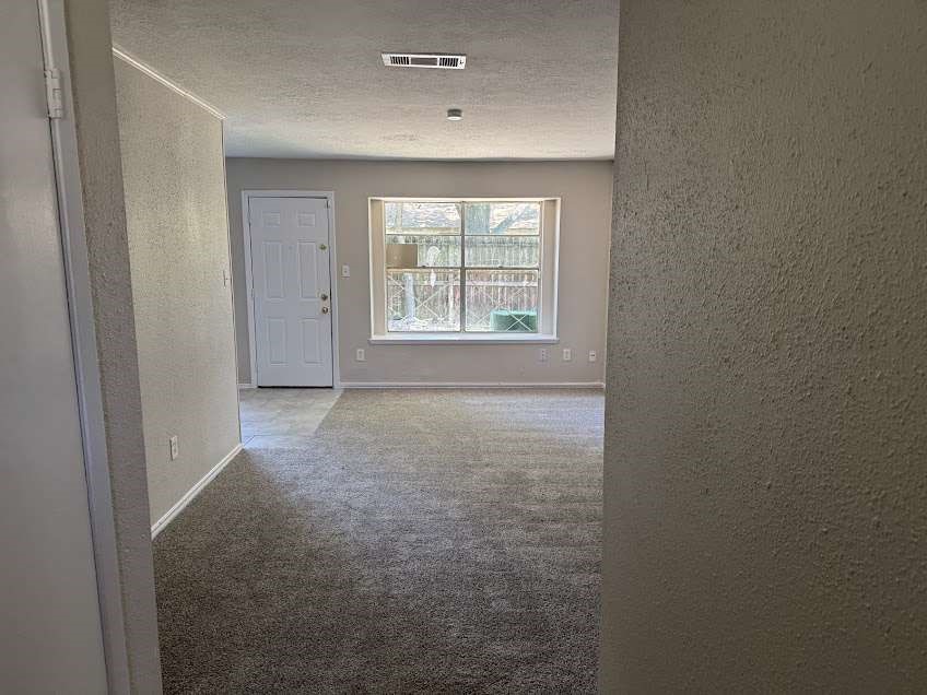 4931 E Ridge Creek Drive Property Photo 8