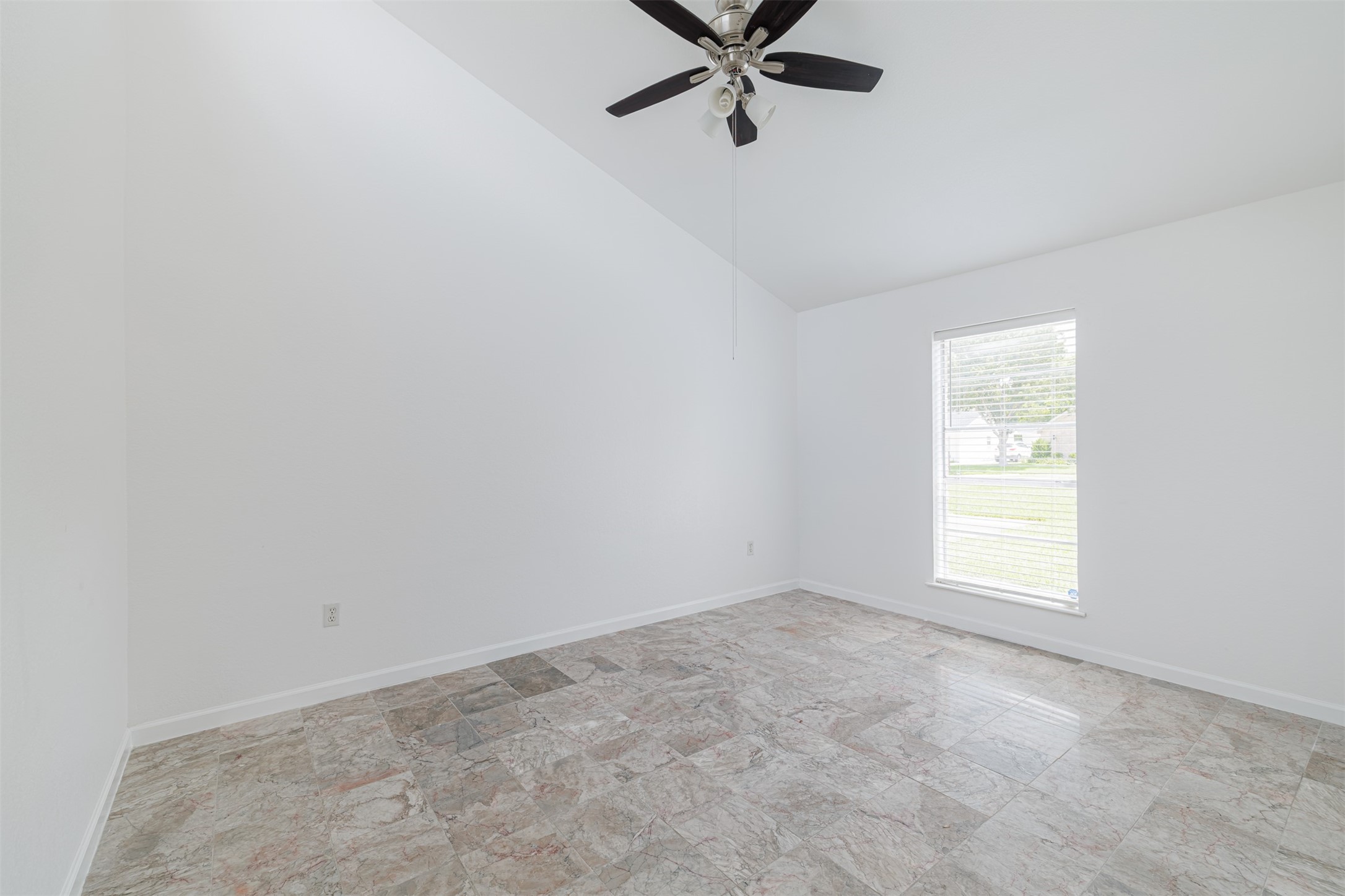13911 Locke Lane Property Photo 10