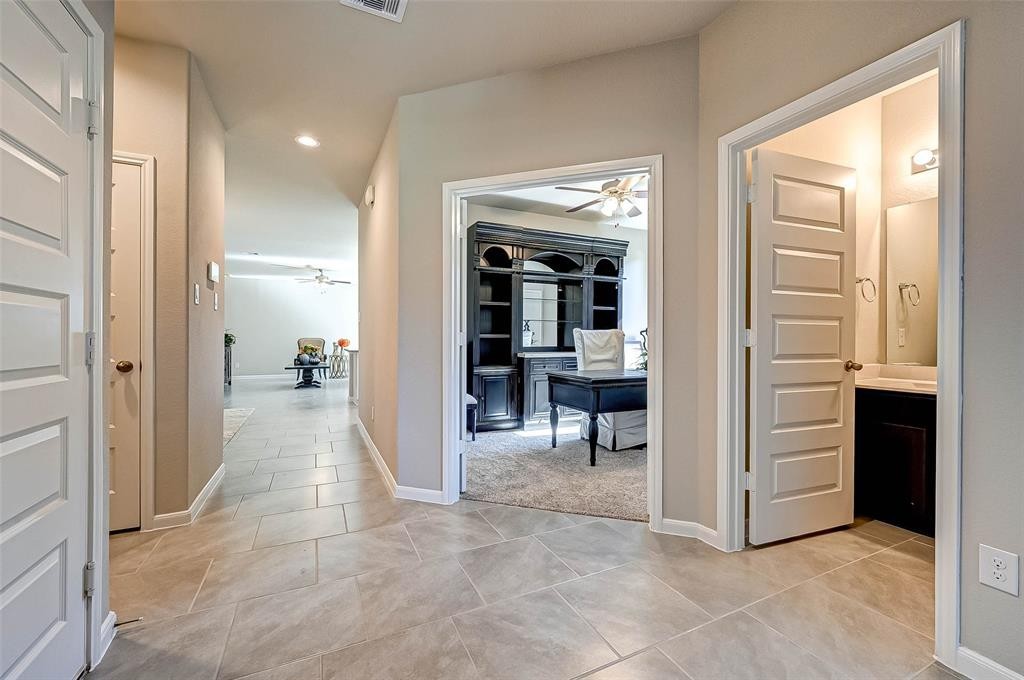 8527 Golden Field Drive Property Photo 6