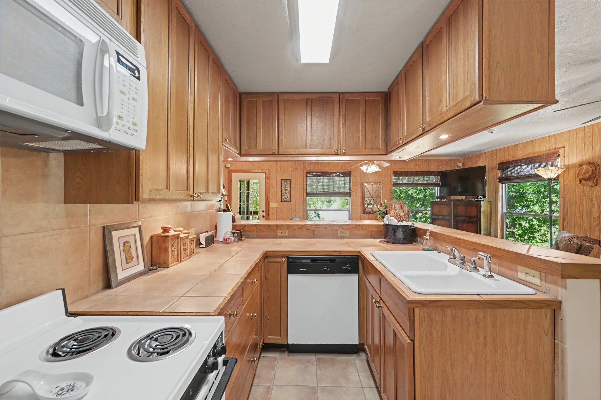 99 Lake View Drive Property Photo 13