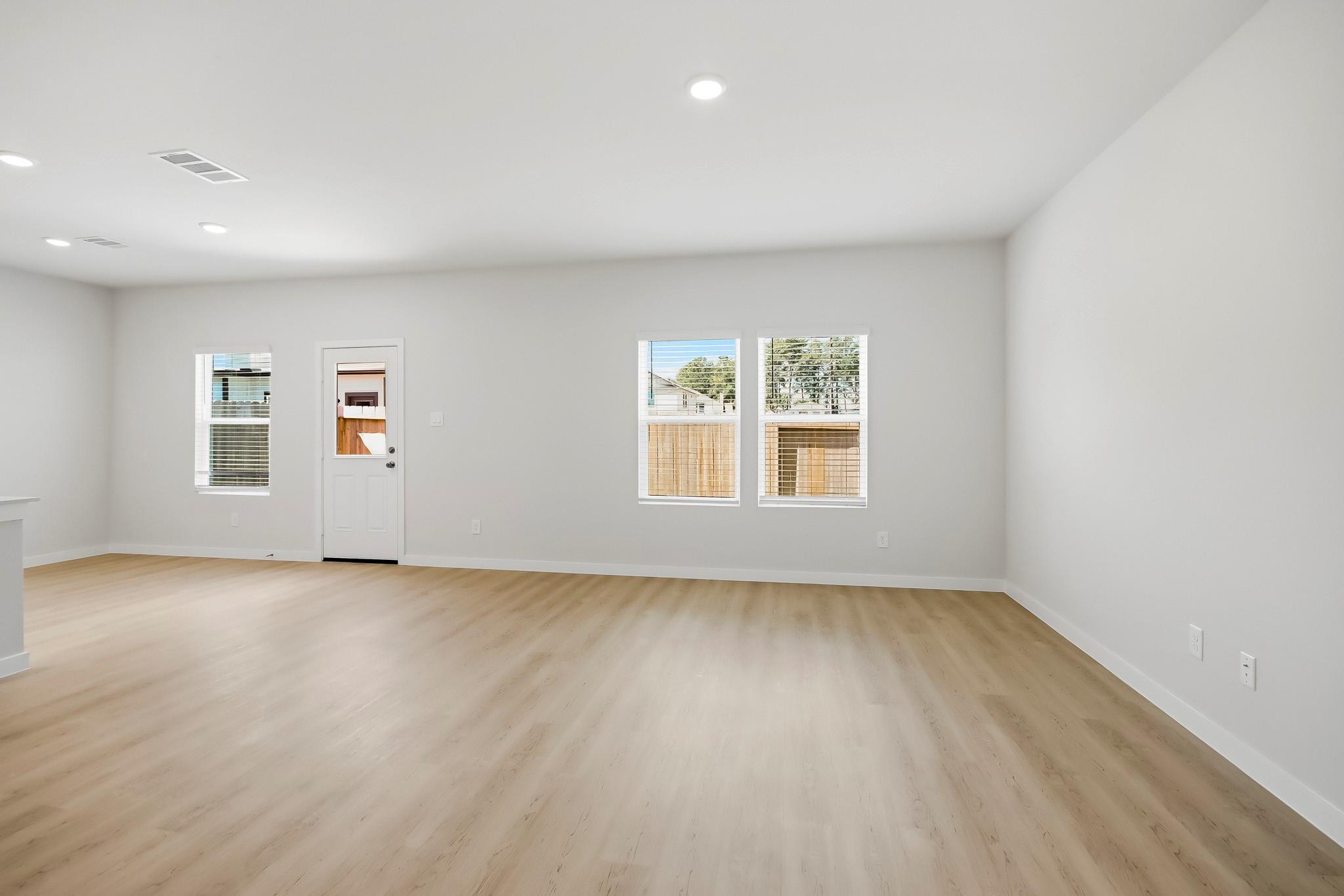 202 Brazen Forest Trail, Magnolia Tx 77354 Property Photo 4