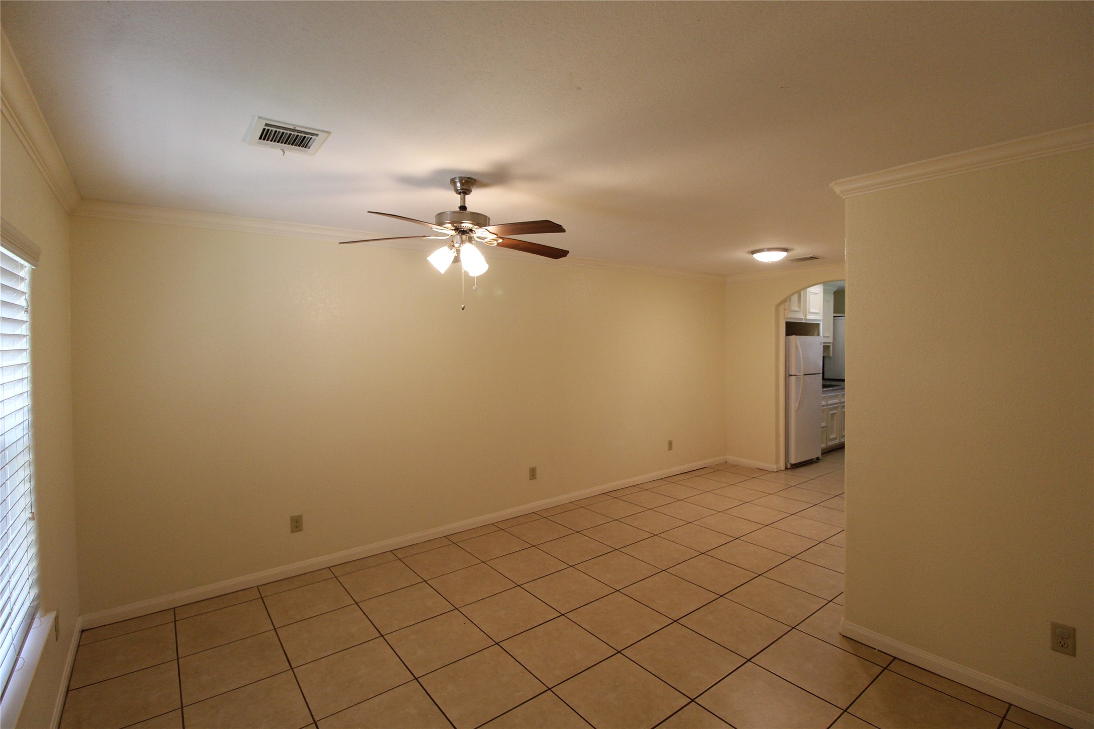 814 Mobile Drive B Property Photo 5