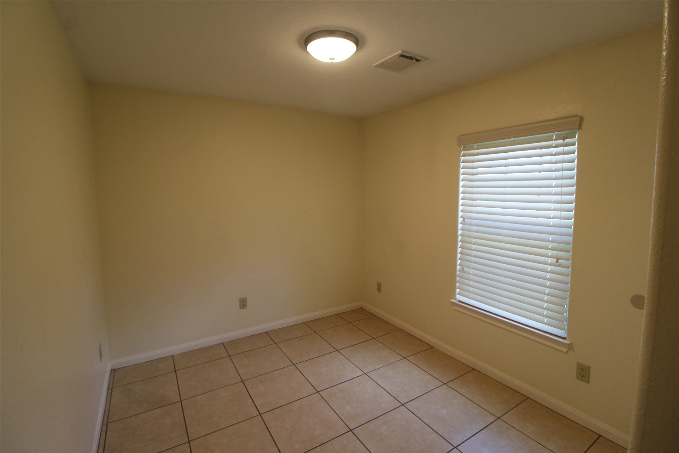 814 Mobile Drive B Property Photo 11
