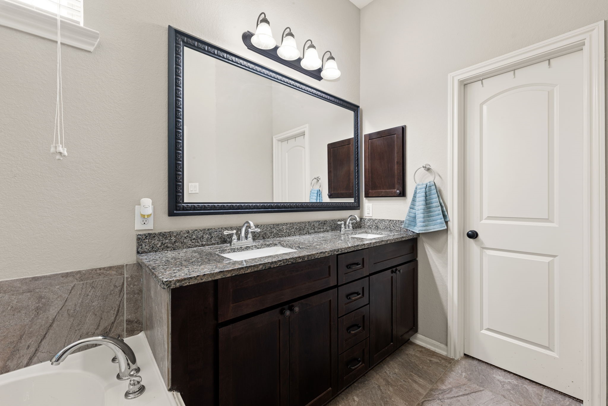 12150 La Strada Street Property Photo 21