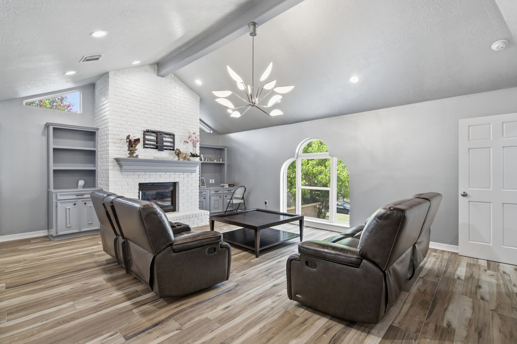 6915 Pebble Beach Drive Property Photo 7