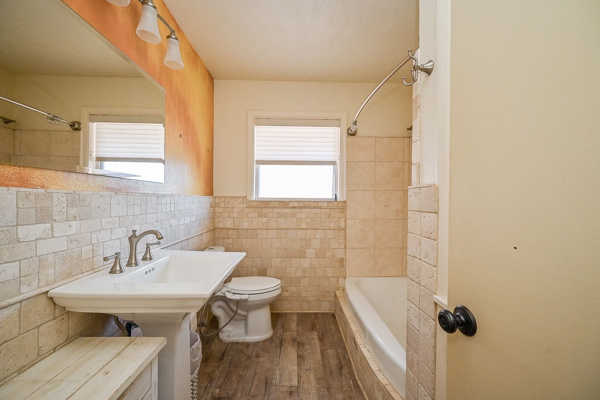 2821 Eastgrove Lane Property Photo 13