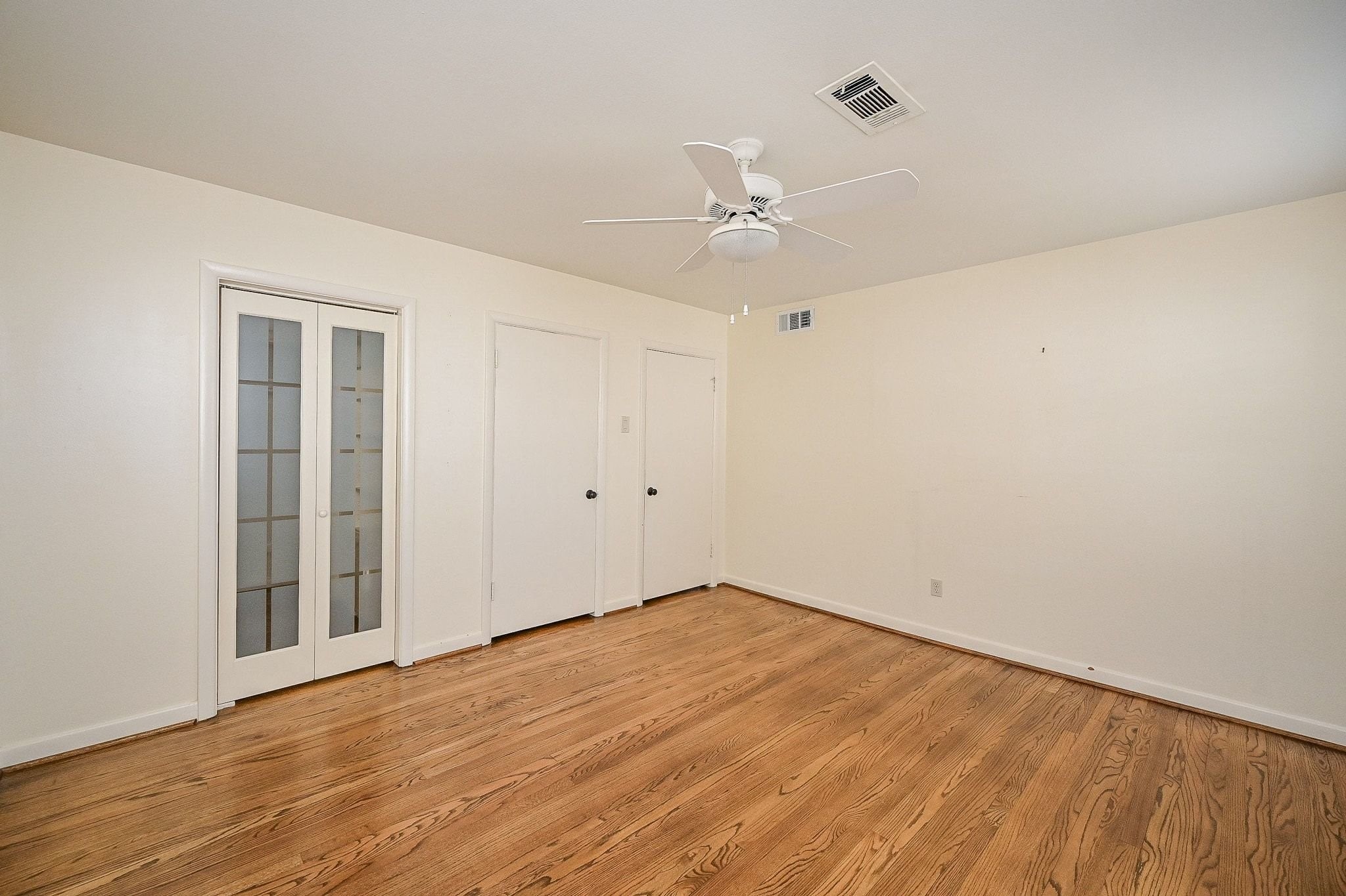 2821 Eastgrove Lane Property Photo 17