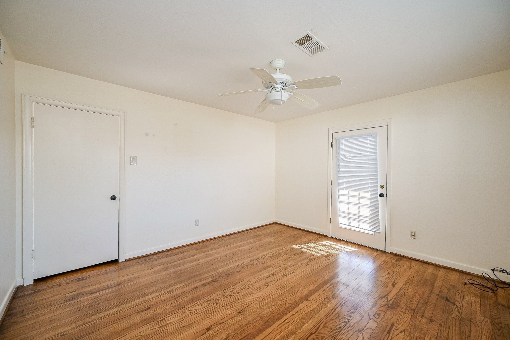 2821 Eastgrove Lane Property Photo 21