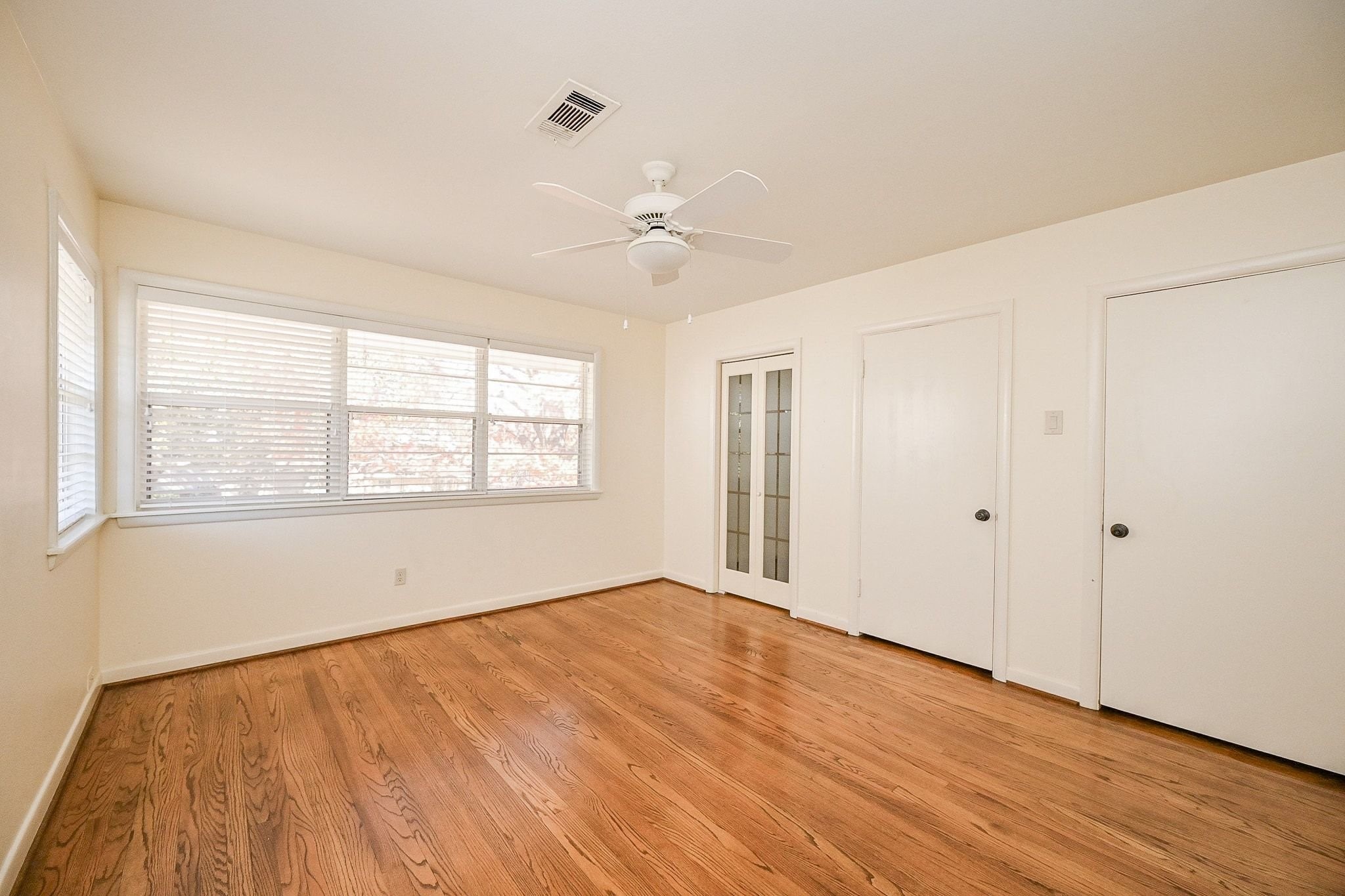 2821 Eastgrove Lane Property Photo 23