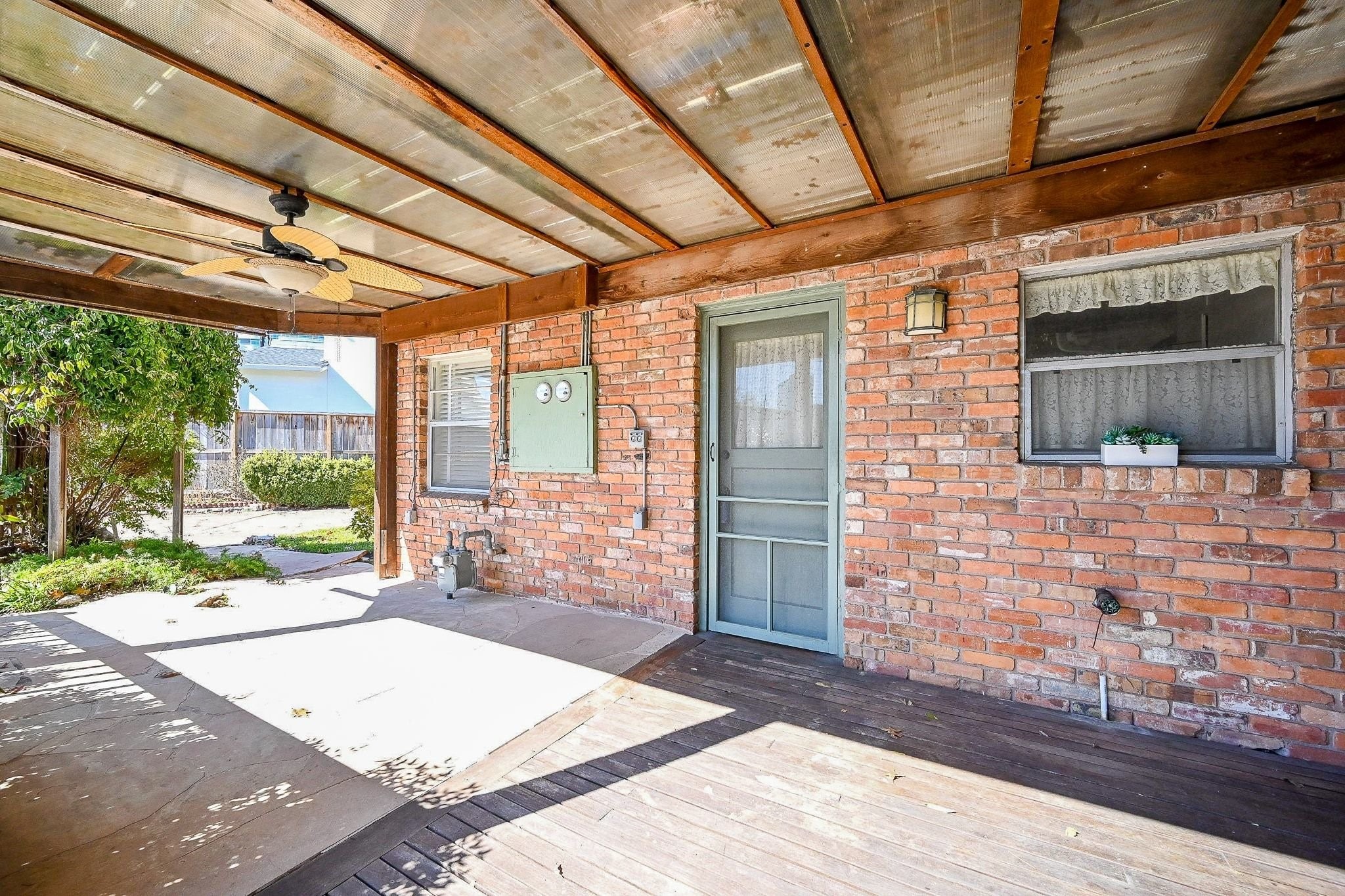 2821 Eastgrove Lane Property Photo 25