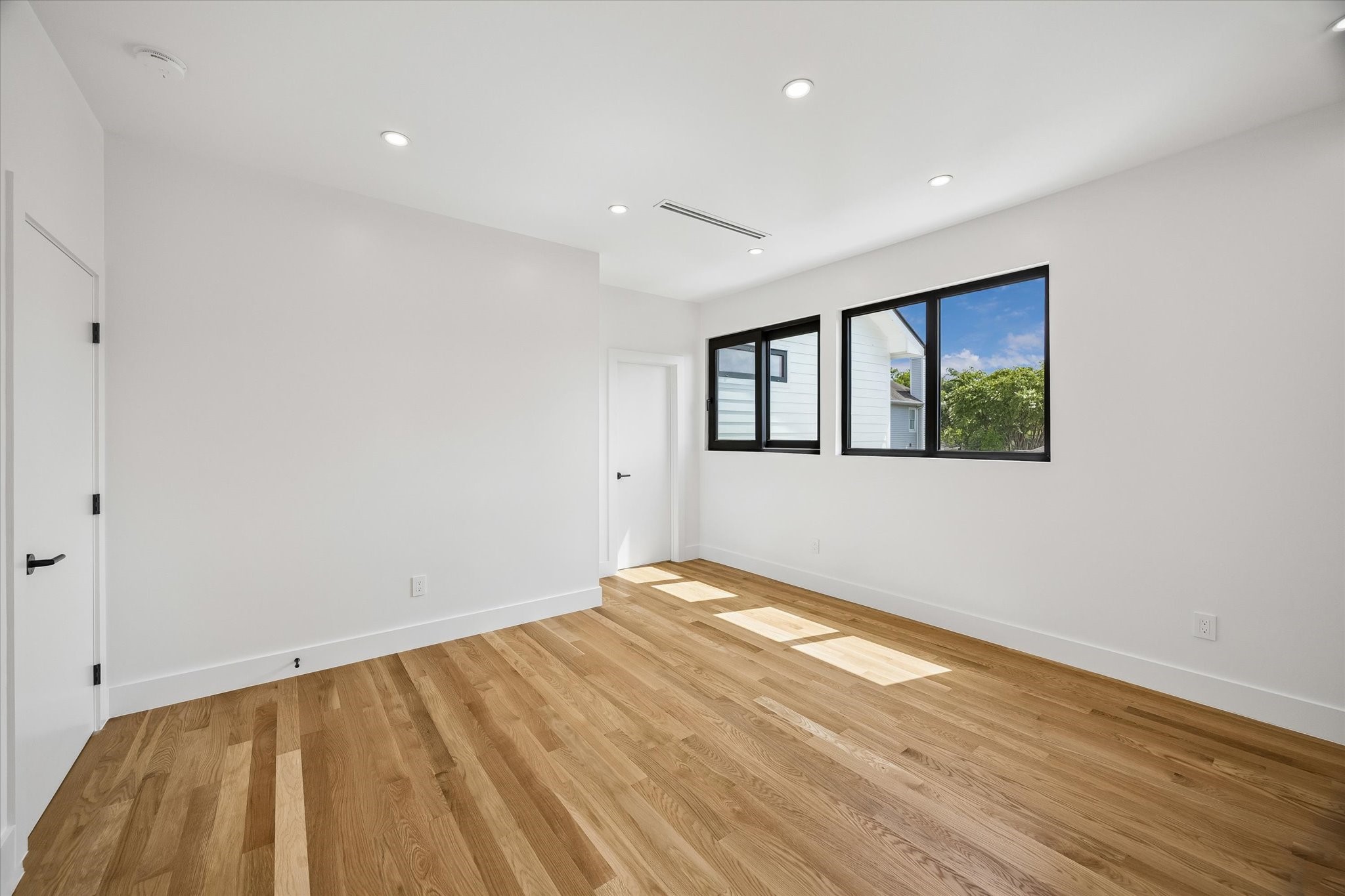 2218 Gostick Street Property Photo 35