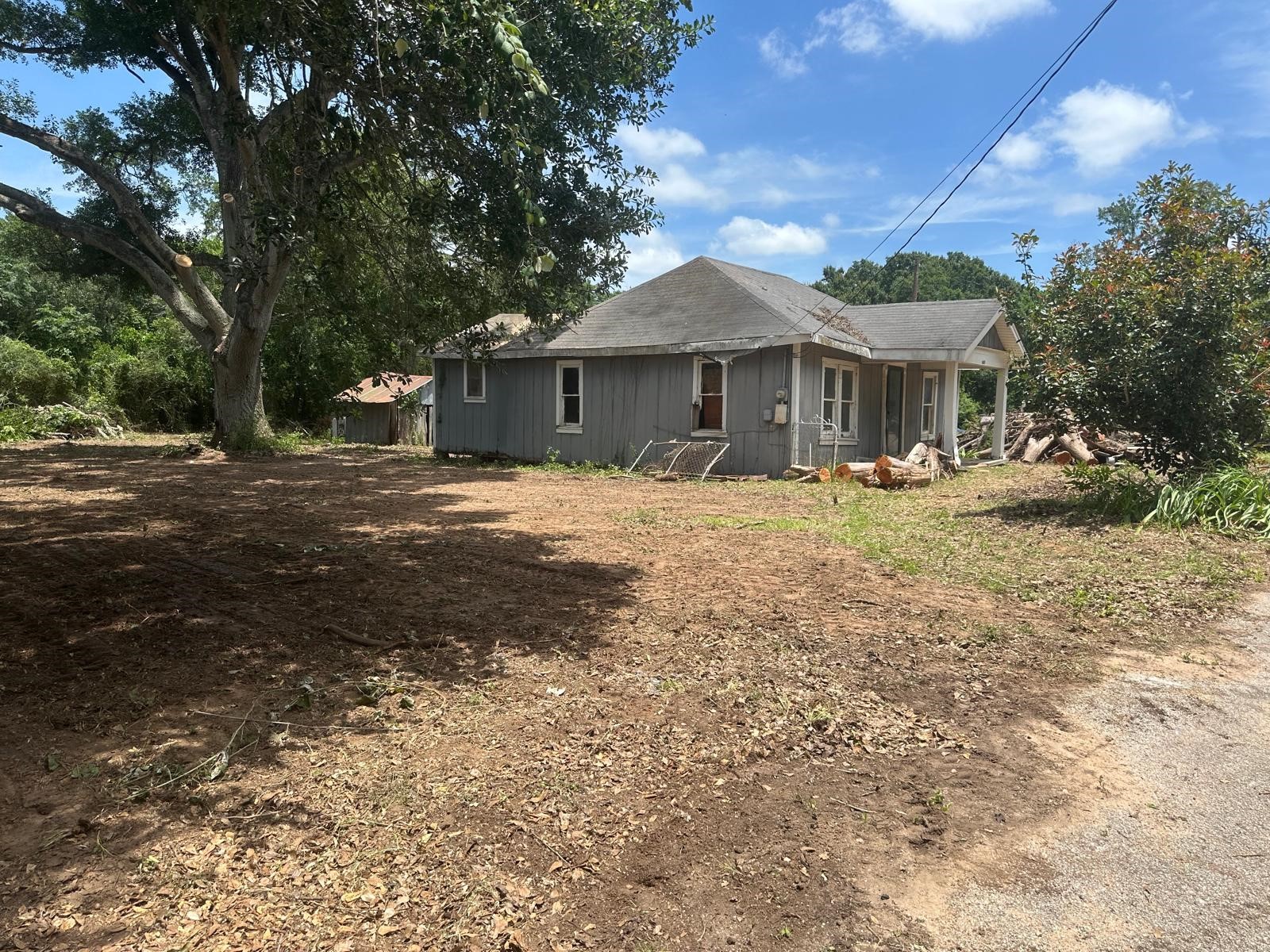 726 Travis Street Property Photo 1