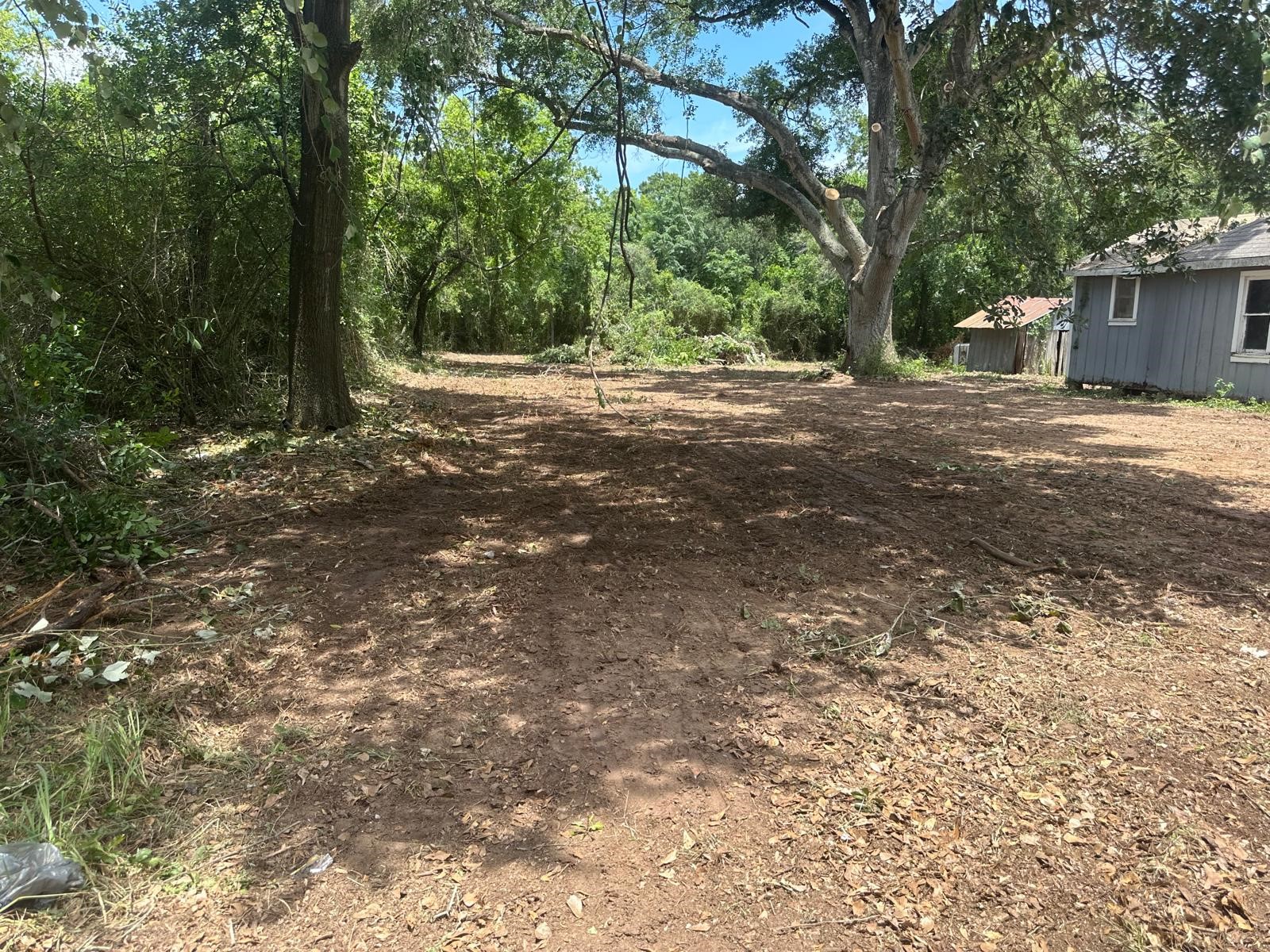 726 Travis Street Property Photo 3