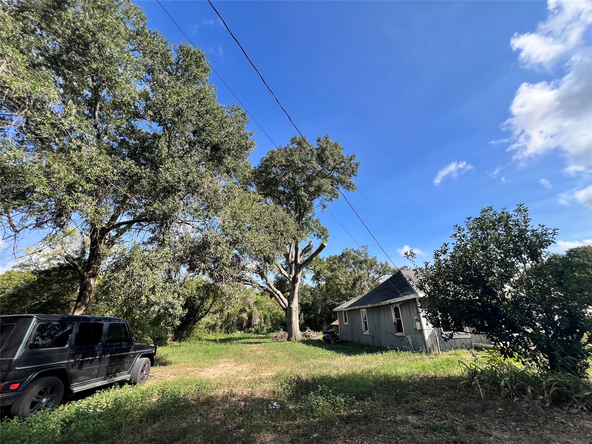 726 Travis Street Property Photo 5