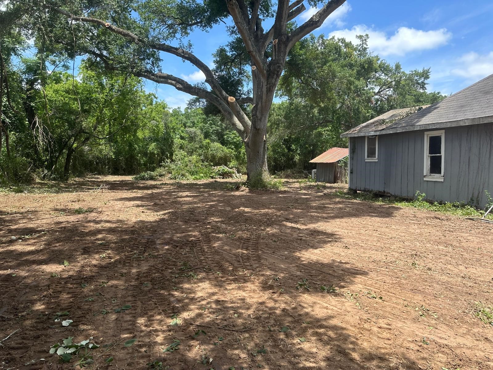 726 Travis Street Property Photo 6