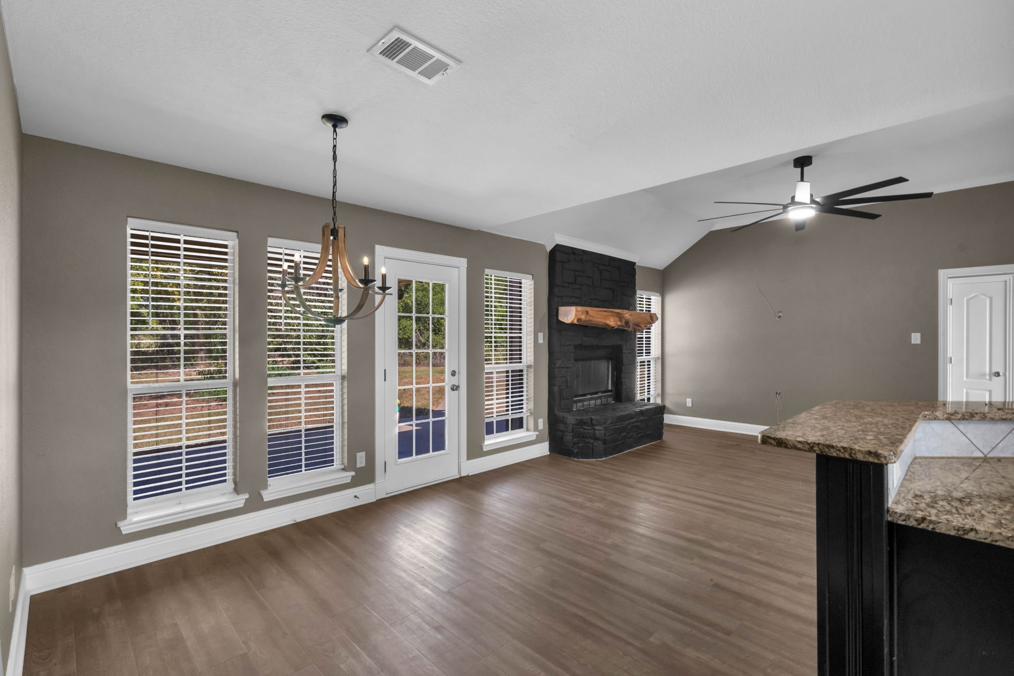525 Peach Tree Road Property Photo 12