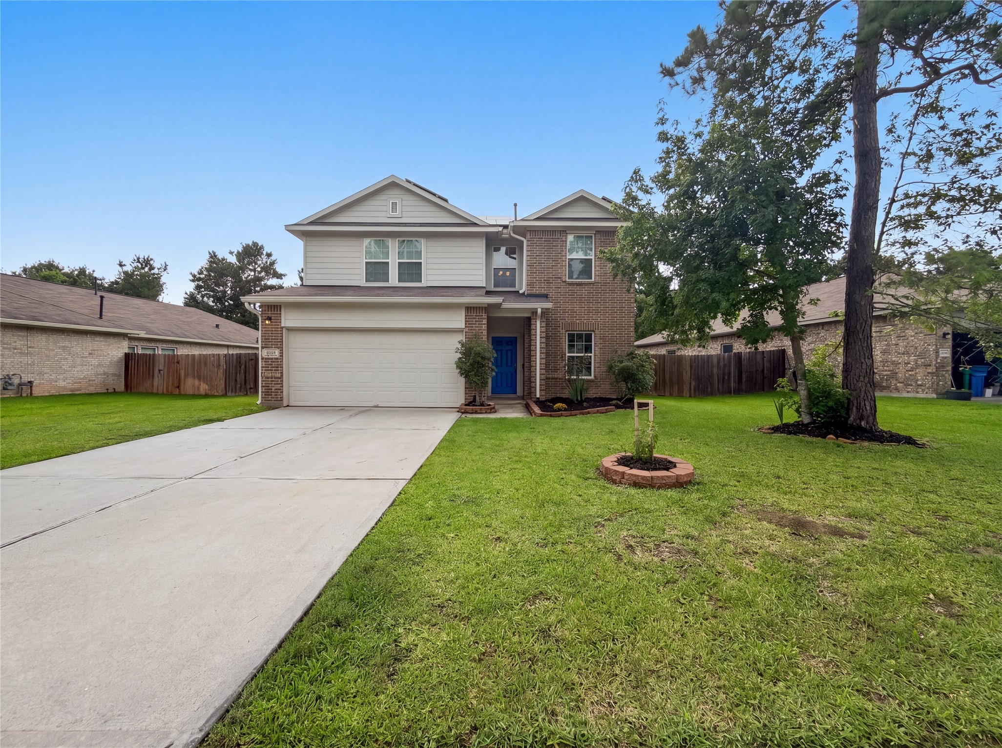 18664 Legend Oaks Drive Property Photo 1