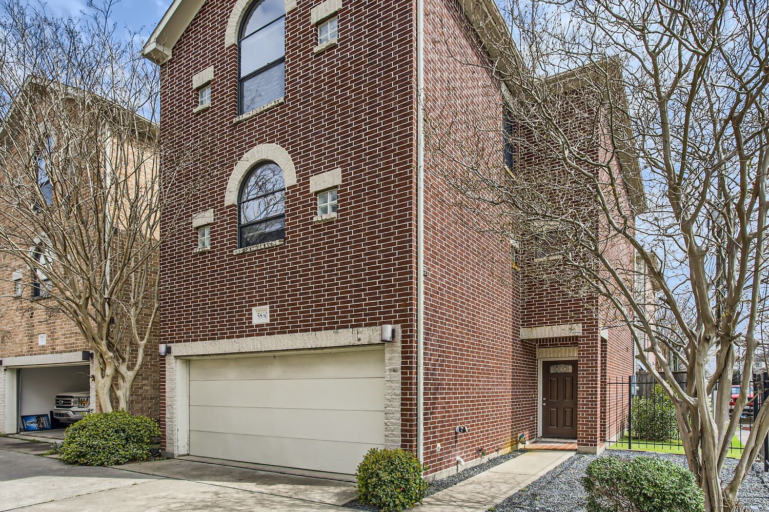 5830 Larkin Street Property Photo 2