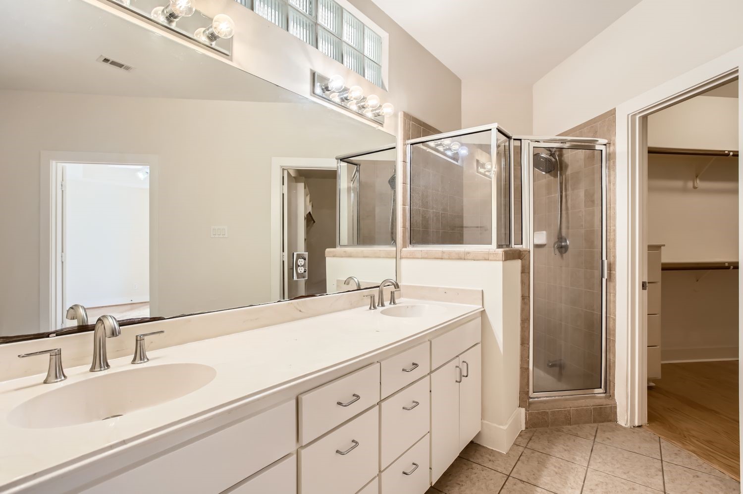 5830 Larkin Street Property Photo 12