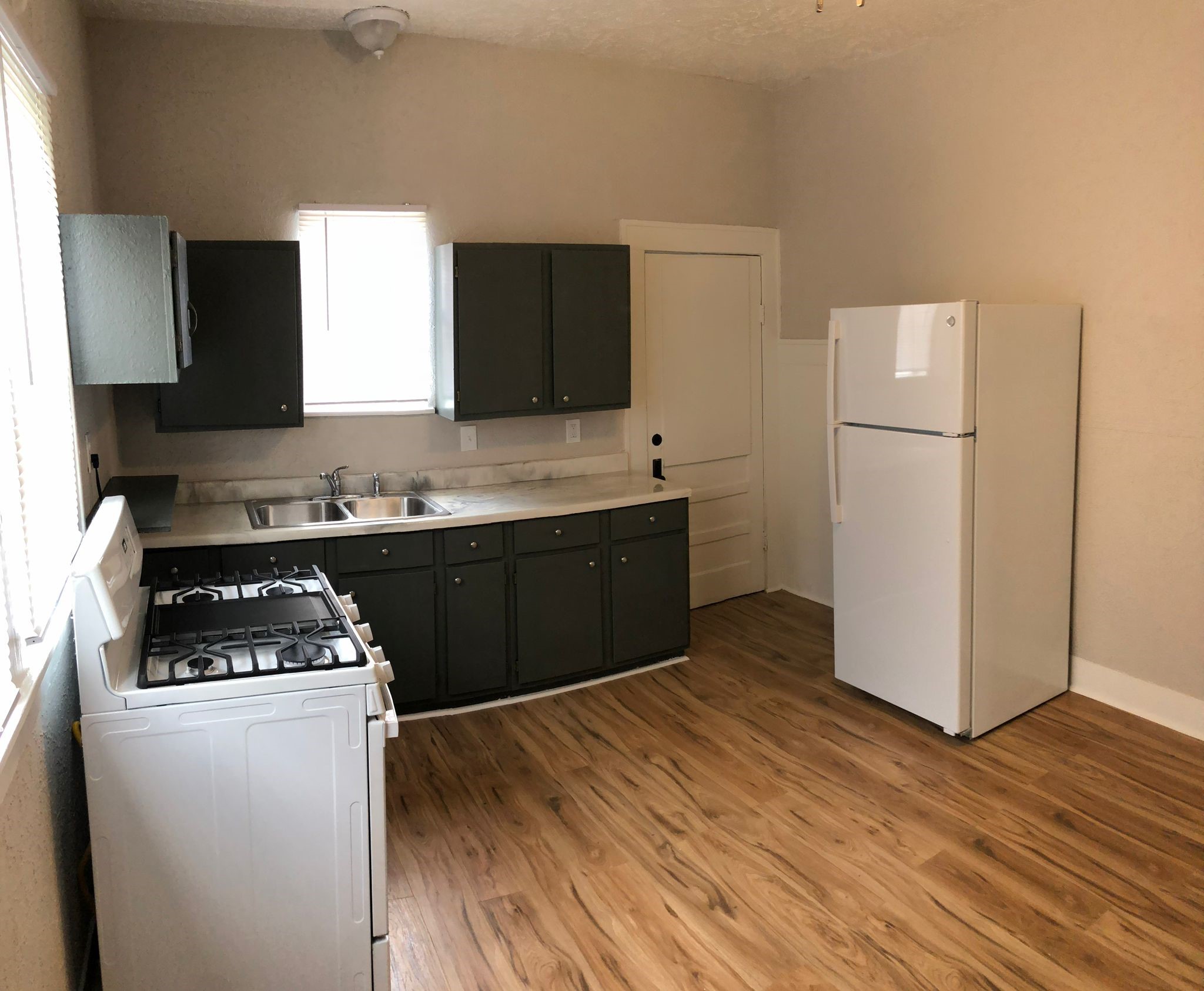 1132 W Cavalcade Street Property Photo 5