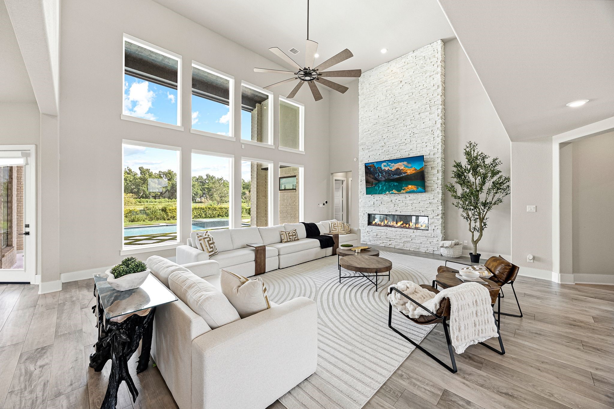 10206 Regatta Shore Drive Property Photo 8