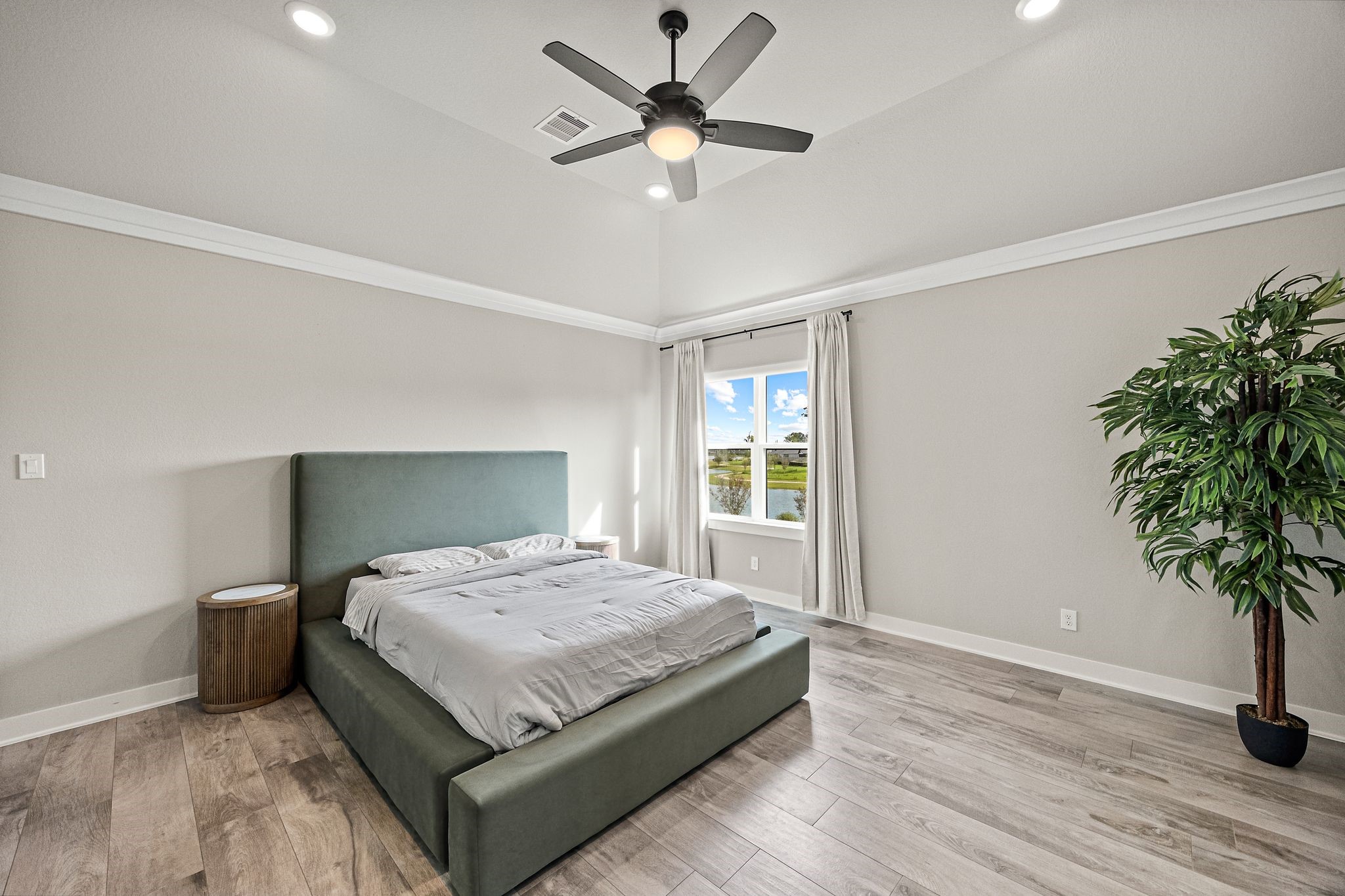 10206 Regatta Shore Drive Property Photo 29