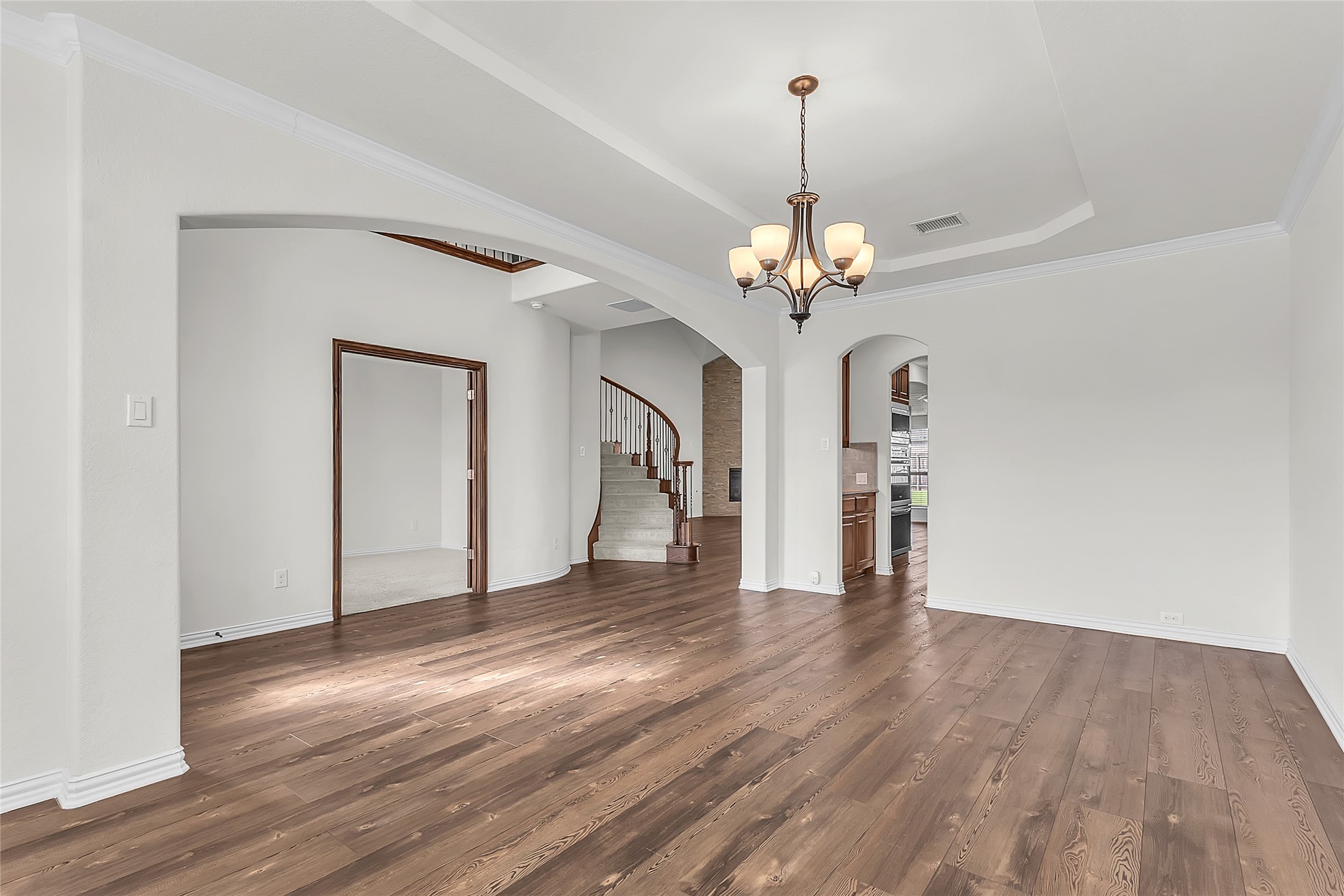 1209 Rogers Parkway Property Photo 3