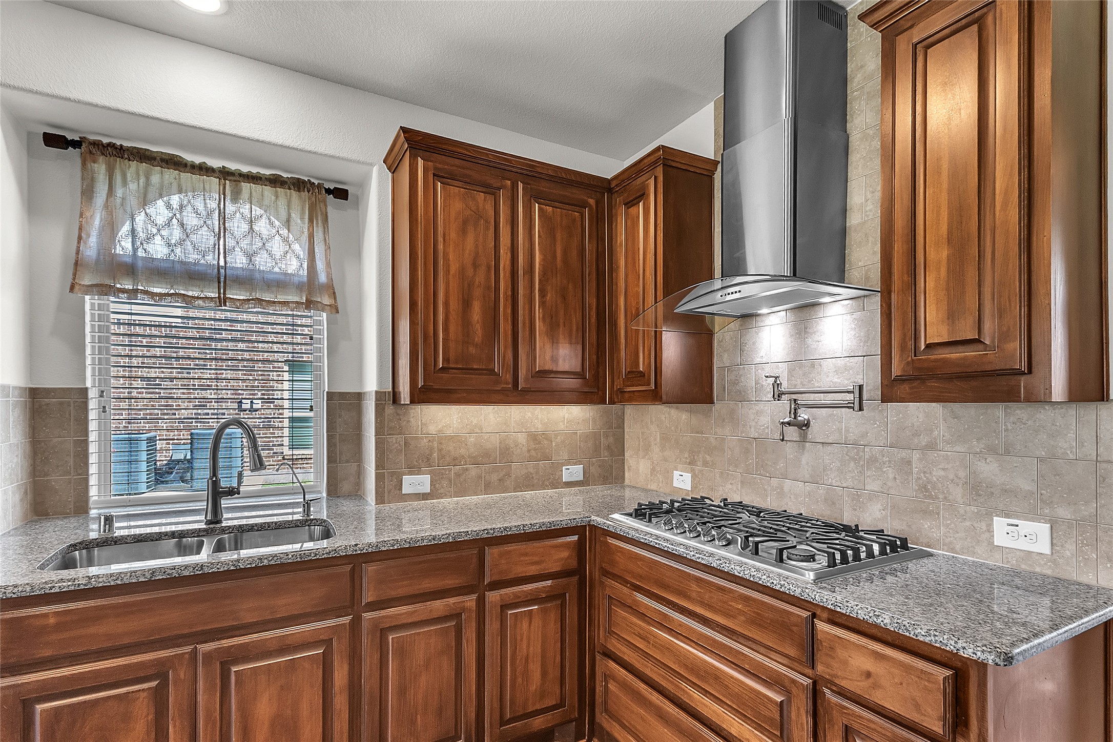 1209 Rogers Parkway Property Photo 8
