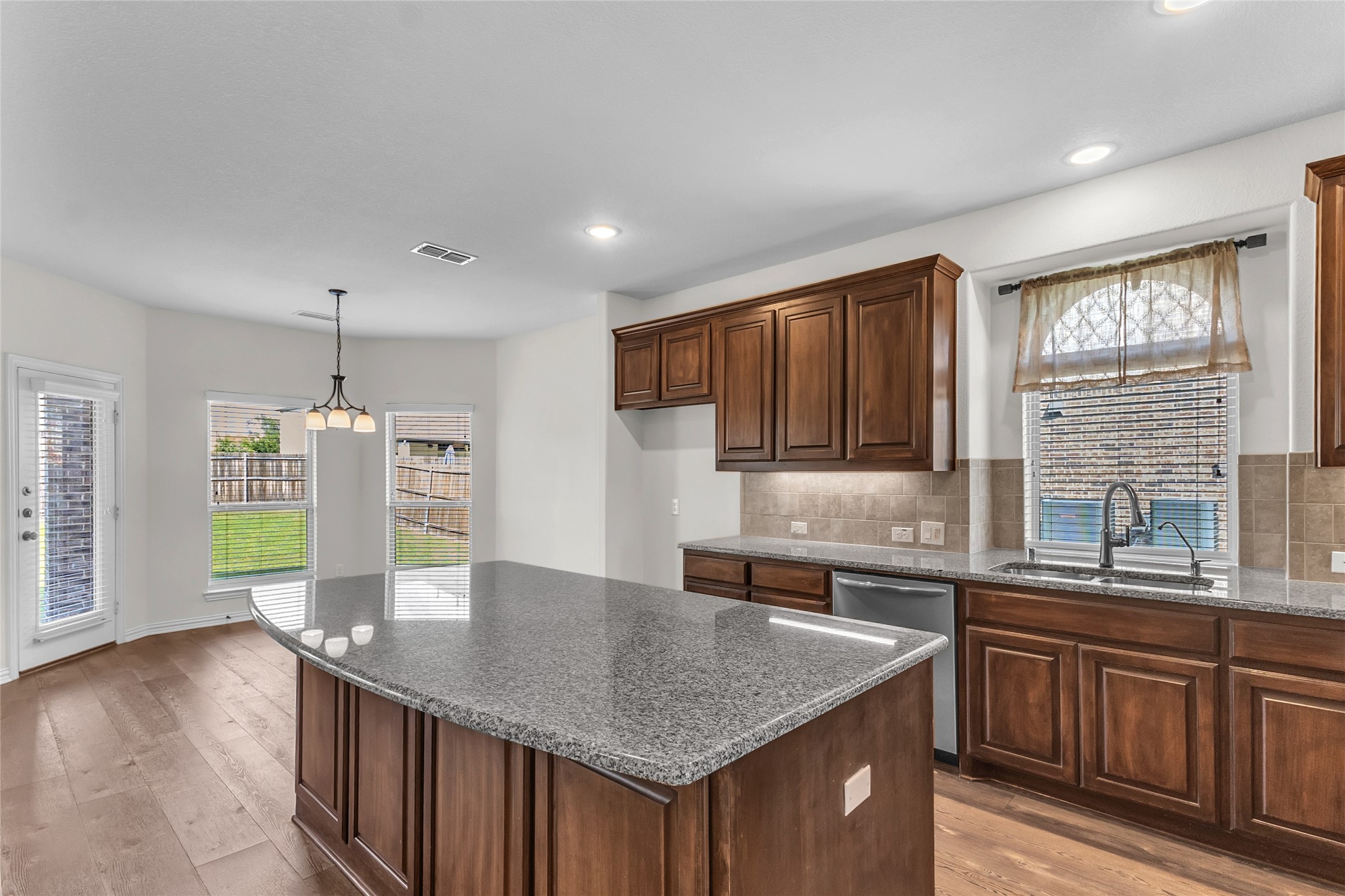1209 Rogers Parkway Property Photo 11