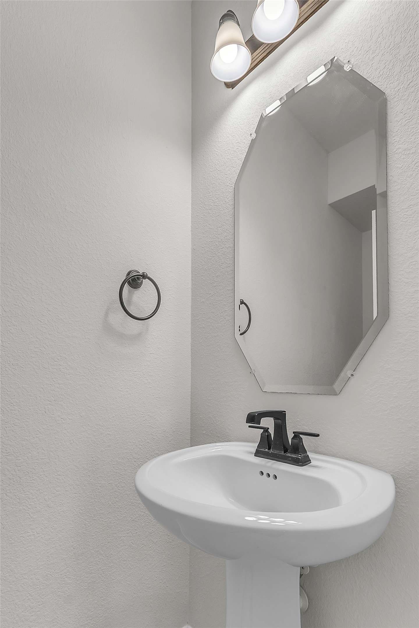 1209 Rogers Parkway Property Photo 20