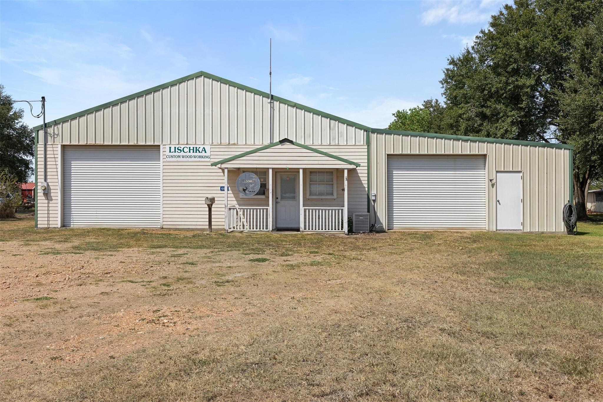10554 Highway 159 E Property Photo 4