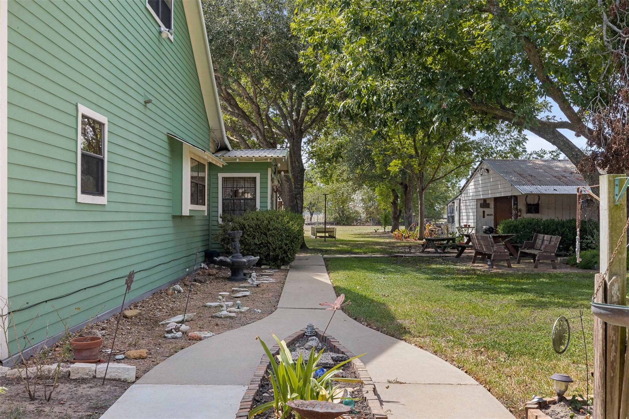 10554 Highway 159 E Property Photo 9